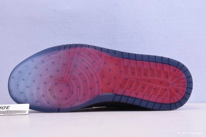 Zoom BV0006-900  1 High Jordan Retro Fearless 0331